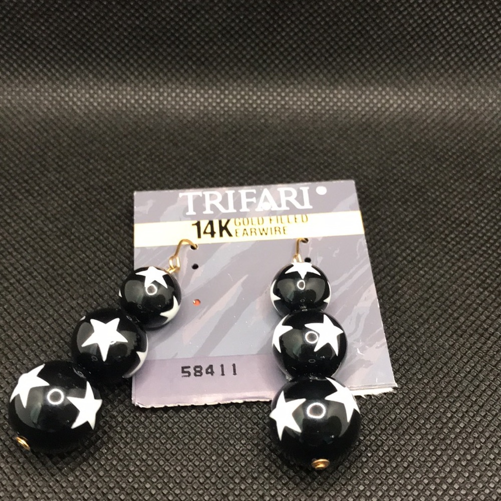 Vintage Trifari 14K Gold filled Earwire Black round bead swith Stars
